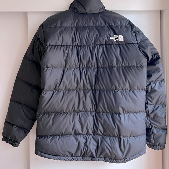 The North Face classic puffer - like new - Picture 4 of 9